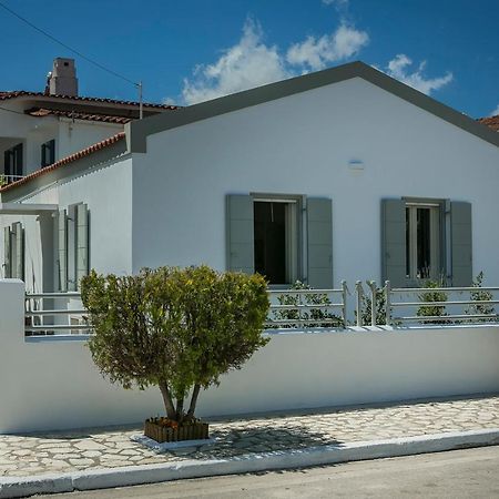 Olvio Living By The Sea Villa Sami  Bagian luar foto
